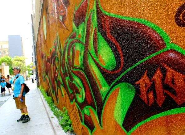 Toronto street art tour